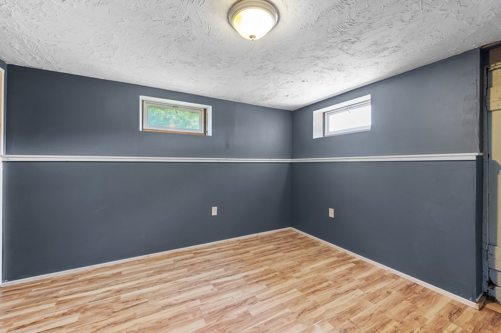 4 bed, 2 bath apartment for rent at 8 Beekman St Unit 0, Fitchburg — photo 25 of 31