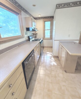2 bed, 1 bath apartment for rent at 8 Belmont St Unit 2, Newton Corner — photo 15 of 20
