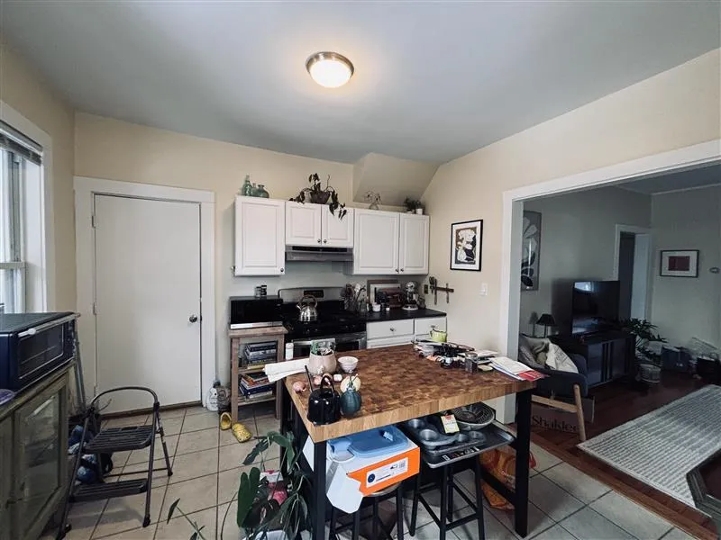 2 bed, 1 bath apartment for rent at 8 Bennett St Unit 2, South Medford — photo 6 of 22