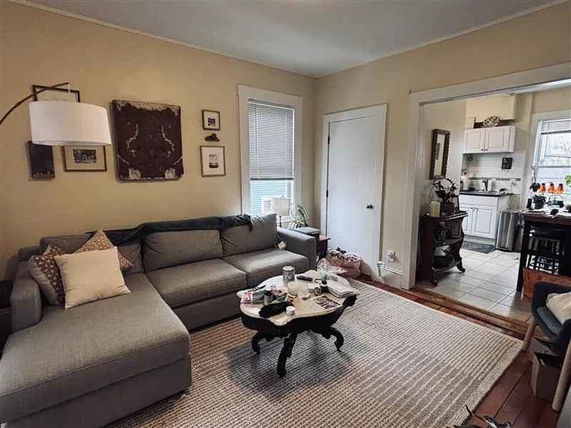 2 bed, 1 bath apartment for rent at 8 Bennett St Unit 2, South Medford