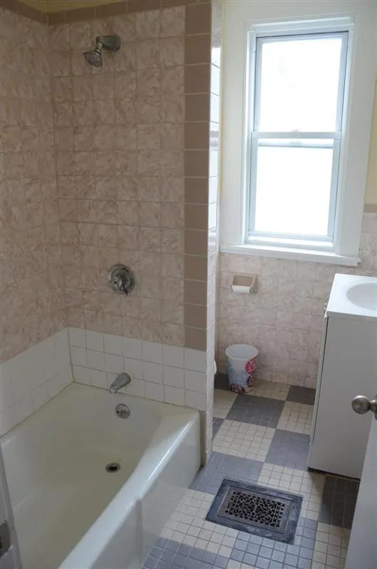 2 bed, 1 bath apartment for rent at 8 Bennett St Unit 2, South Medford — photo 17 of 22