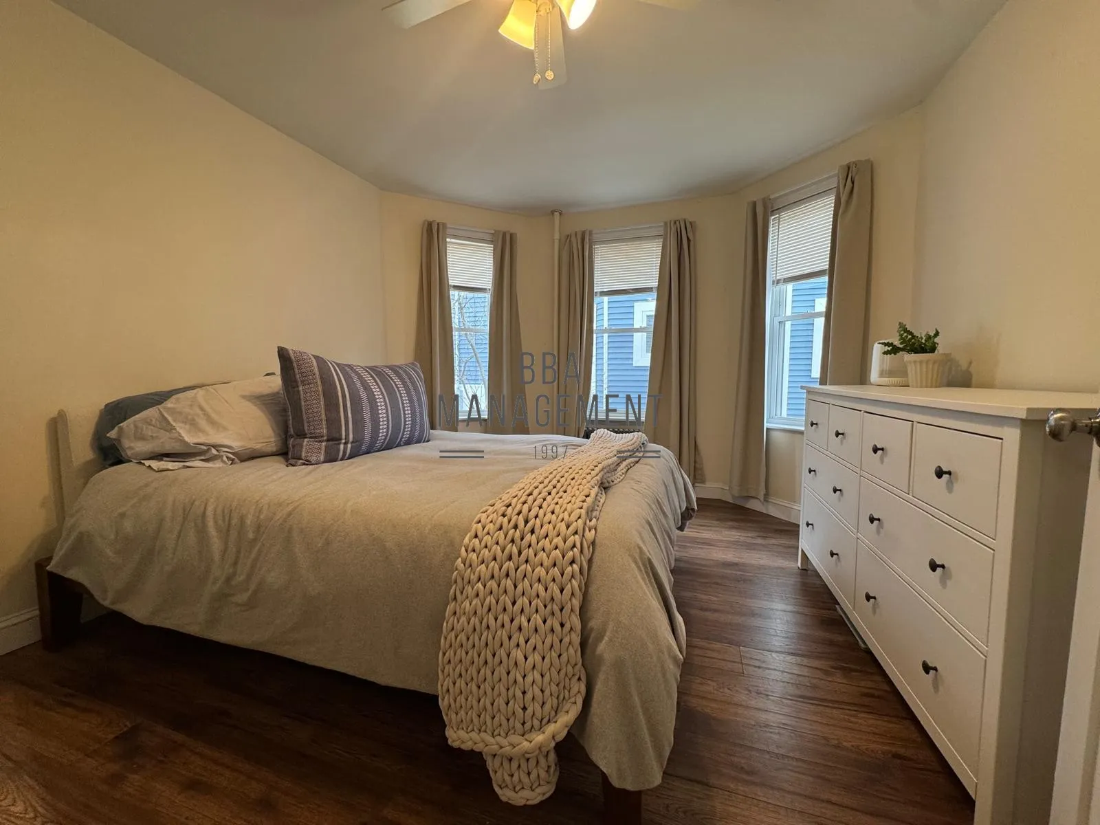 2 bed, 1 bath apartment for rent at 8 Benson St Unit 0, Brighton — photo 5 of 16