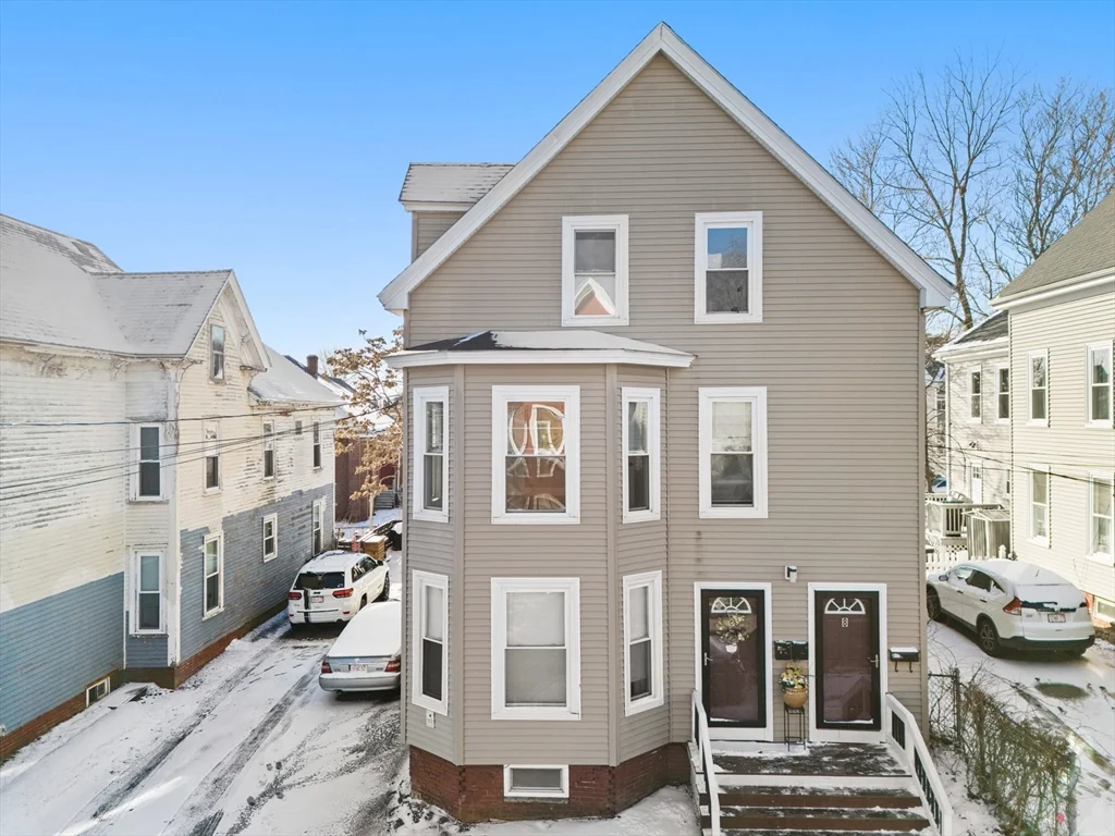 2 bed, 1 bath apartment for rent at 8 Blaisdell Unit 2, Haverhill