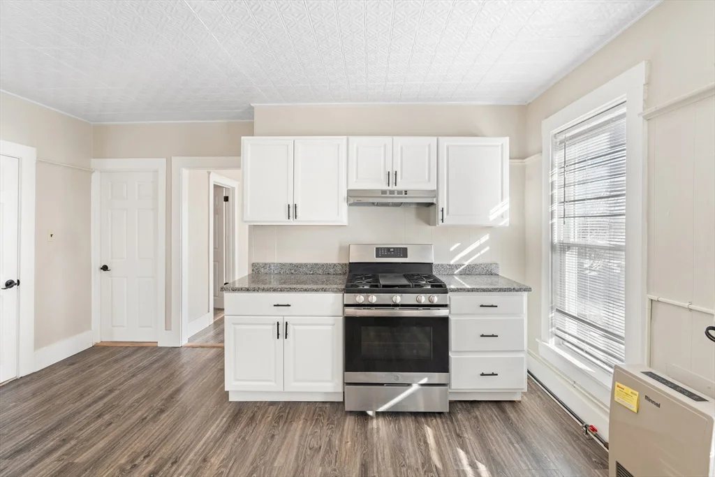 2 bed, 1 bath apartment for rent at 8 Blaisdell Unit 2, Haverhill — photo 18 of 36