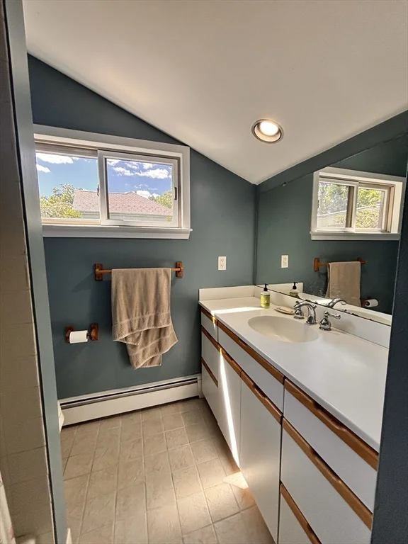 3 bed, 3 bath apartment for rent at 8 Bond St Unit 8, Neighborhood Nine — photo 17 of 21