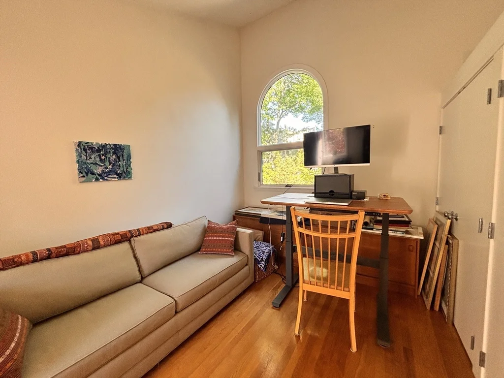 3 bed, 3 bath apartment for rent at 8 Bond St Unit 8, Neighborhood Nine — photo 16 of 21