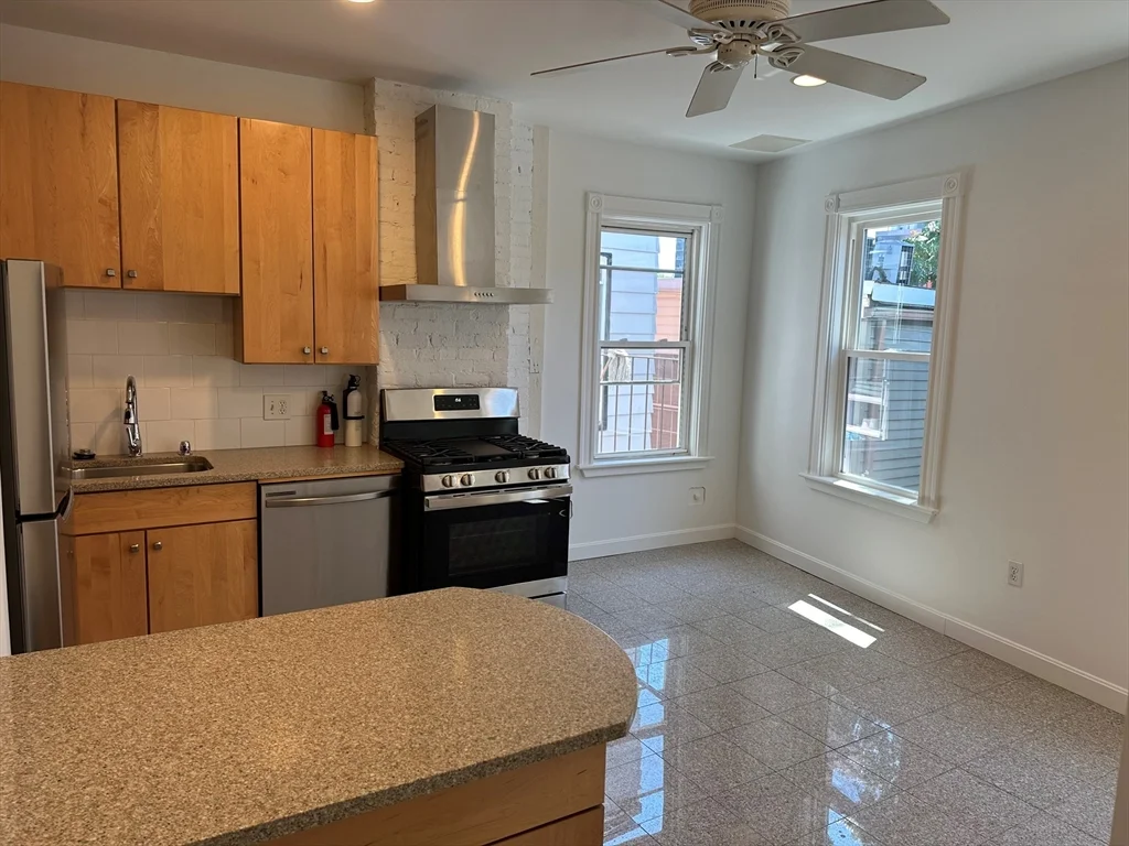2 bed, 1 bath apartment for rent at 8 Boston Ave Unit 3, Powder House Square — photo 2 of 5