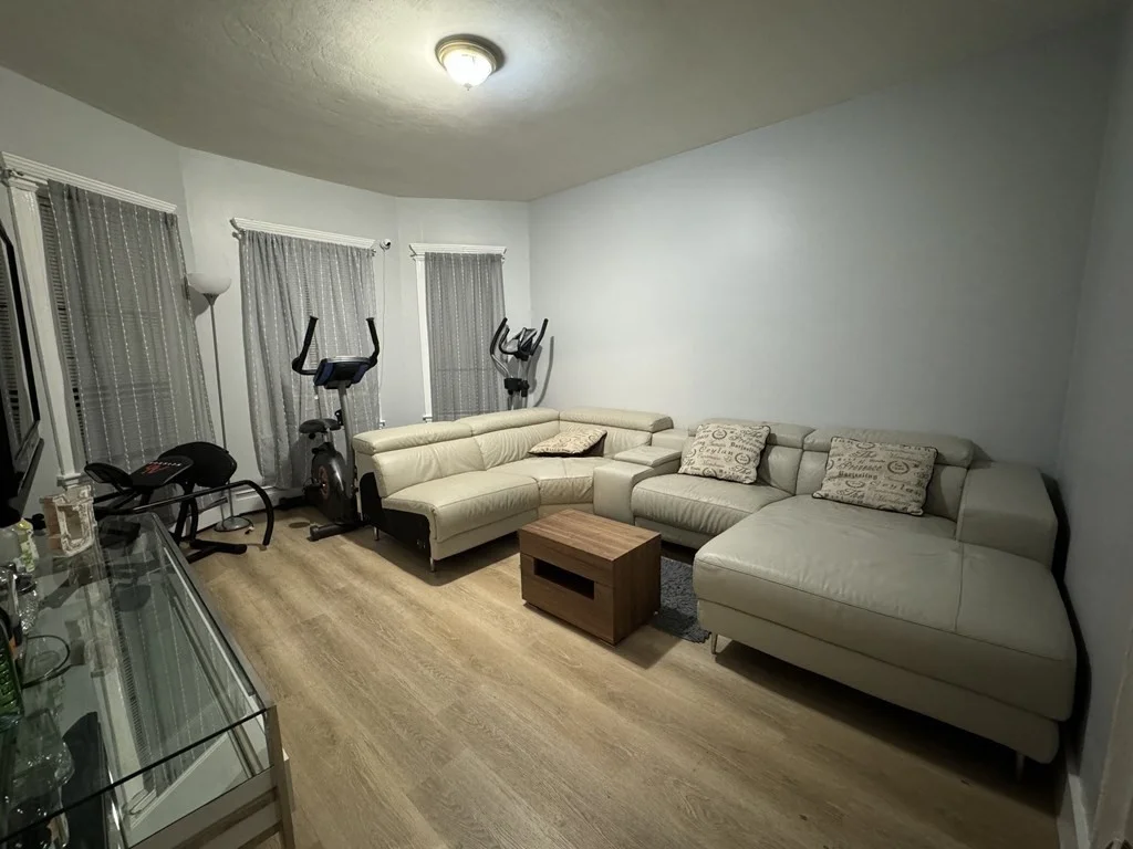 3 bed, 1 bath apartment for rent at 8 Boylston St Unit 1, Malden — photo 4 of 10