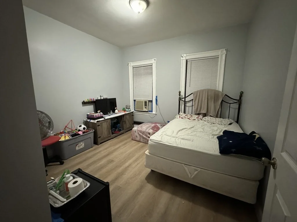 3 bed, 1 bath apartment for rent at 8 Boylston St Unit 1, Malden — photo 6 of 10