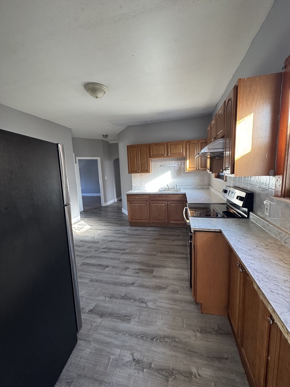 5 bed, 1 bath apartment for rent at 8 Boylston St Unit 3, Malden — photo 6 of 8