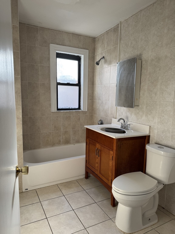 5 bed, 1 bath apartment for rent at 8 Boylston St Unit 3, Malden — photo 8 of 8