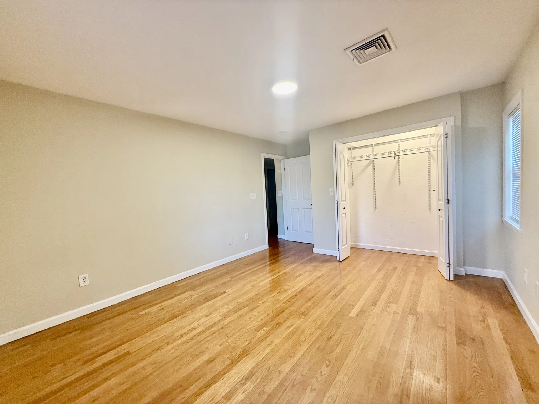 6 bed, 4 bath apartment for rent at 8 Brandley Rd Unit 1, Watertown — photo 11 of 30