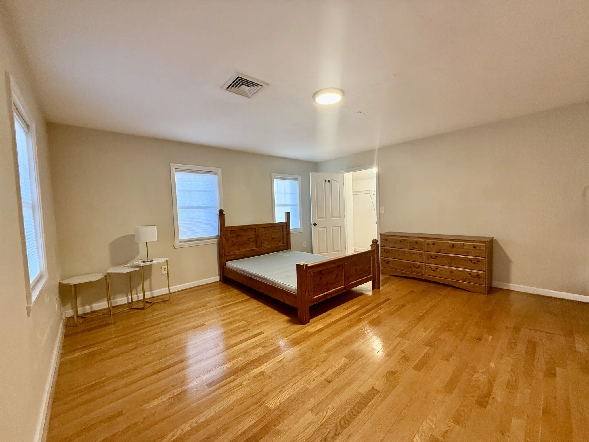6 bed, 4 bath apartment for rent at 8 Brandley Rd Unit 1, Watertown — photo 10 of 30