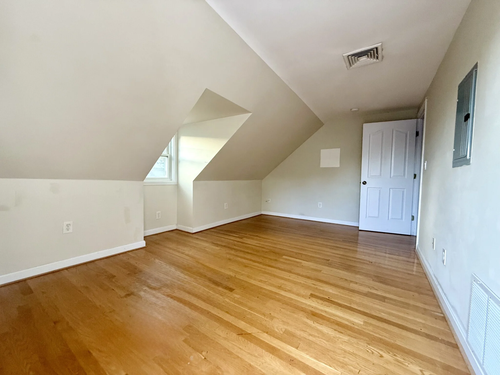 6 bed, 4 bath apartment for rent at 8 Brandley Rd Unit 1, Watertown — photo 17 of 30