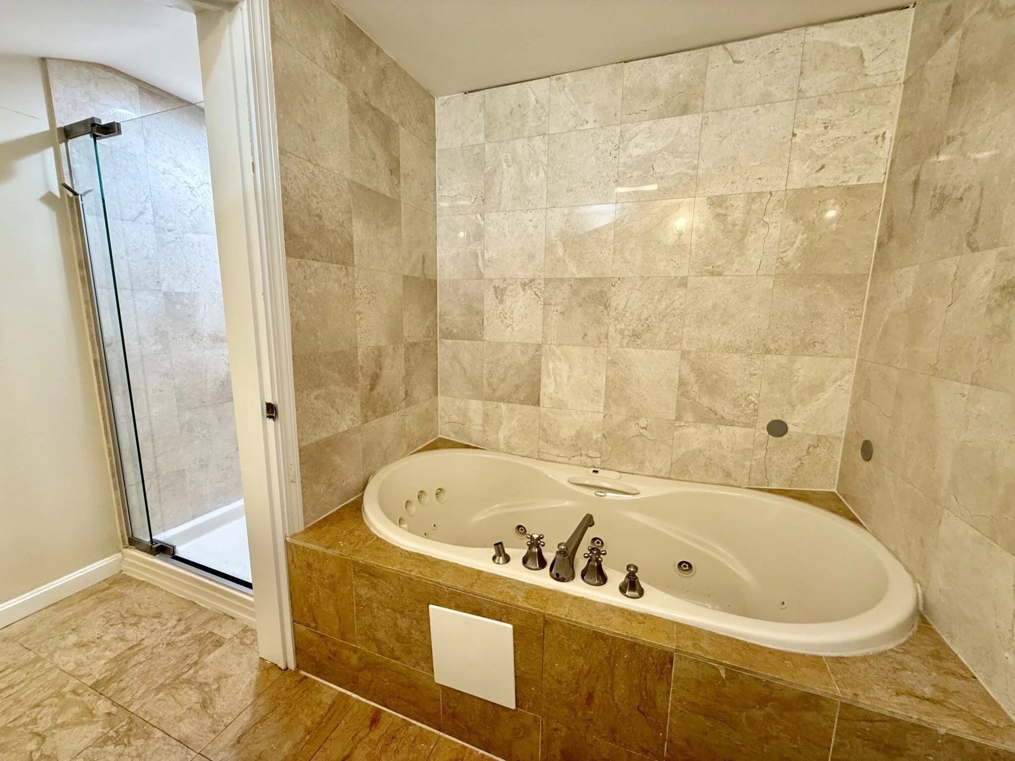 6 bed, 4 bath apartment for rent at 8 Brandley Rd Unit 1, Watertown — photo 28 of 30