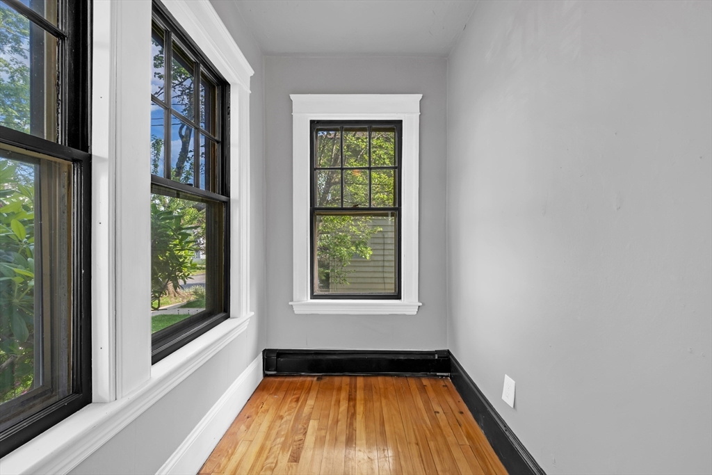 3 bed, 1 bath apartment for rent at 8 Brantwood Unit 1, Worcester — photo 5 of 14