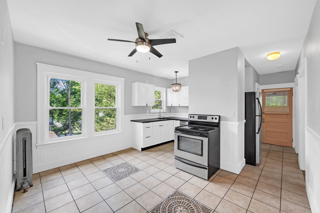 5 bed, 1 bath apartment for rent at 8 Brantwood Unit 2, Worcester — photo 9 of 19
