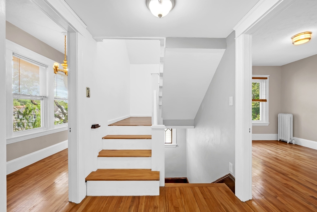 5 bed, 1 bath apartment for rent at 8 Brantwood Unit 2, Worcester — photo 16 of 19