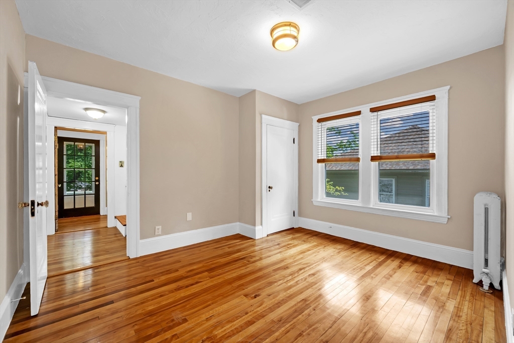 5 bed, 1 bath apartment for rent at 8 Brantwood Unit 2, Worcester — photo 8 of 19