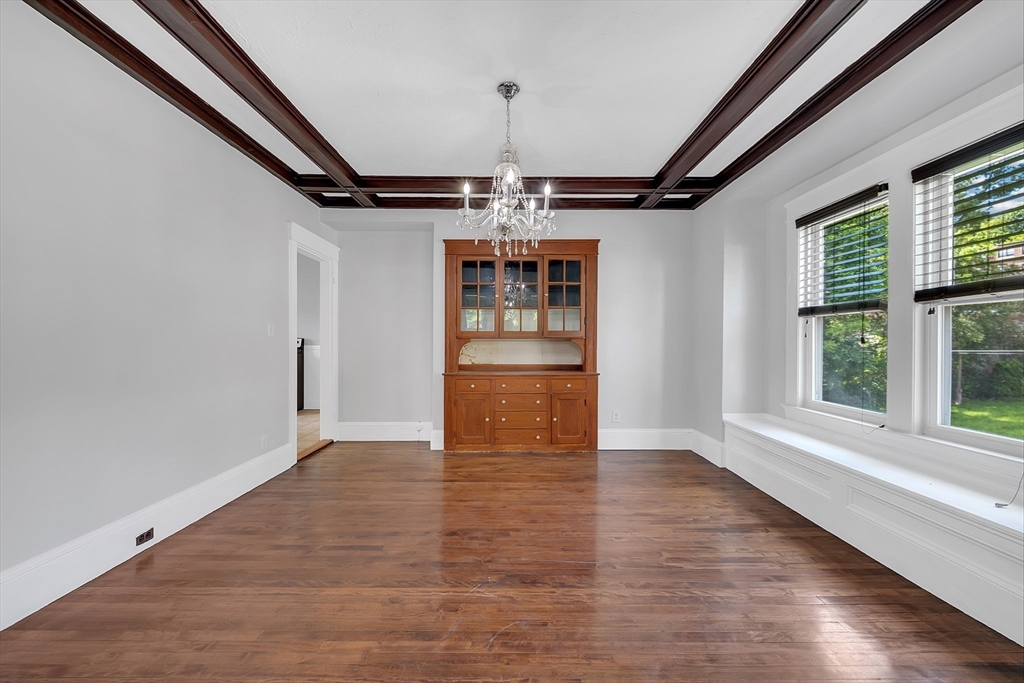 5 bed, 1 bath apartment for rent at 8 Brantwood Unit 2, Worcester — photo 6 of 19