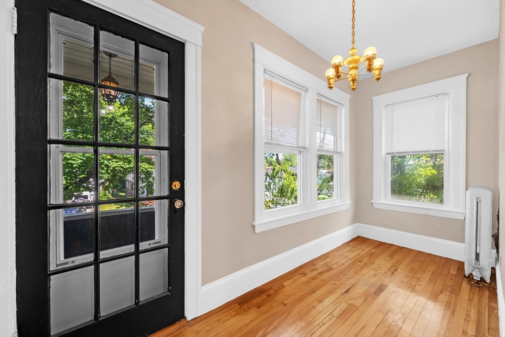 5 bed, 1 bath apartment for rent at 8 Brantwood Unit 2, Worcester — photo 15 of 19