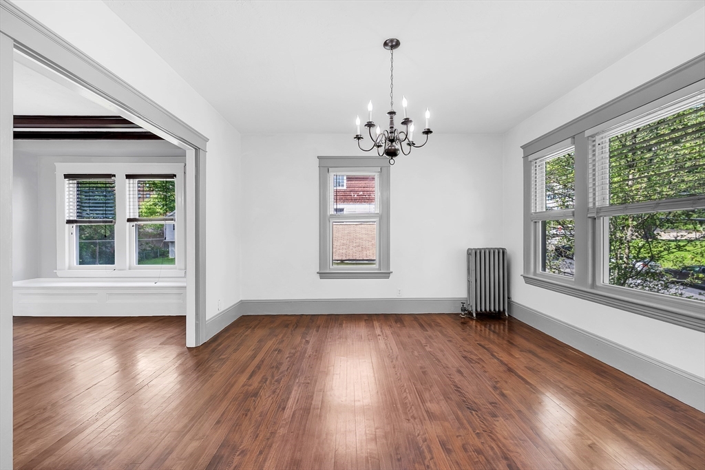 5 bed, 1 bath apartment for rent at 8 Brantwood Unit 2, Worcester — photo 5 of 19