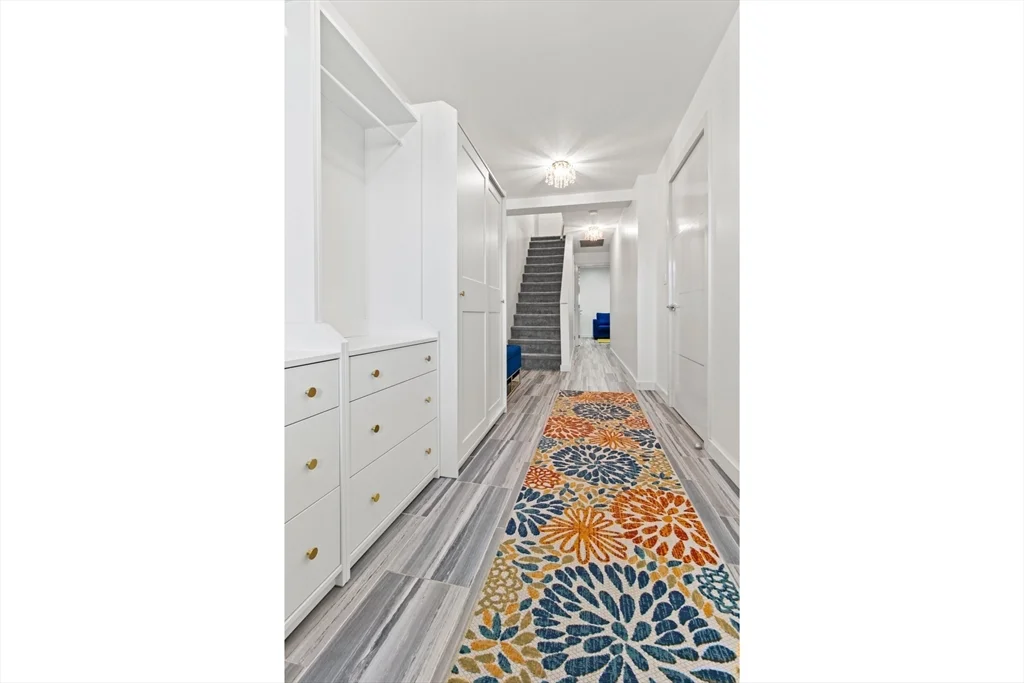 3 bed, 3 bath apartment for rent at 8 Breakwater Dr Unit 8, Chelsea — photo 15 of 21