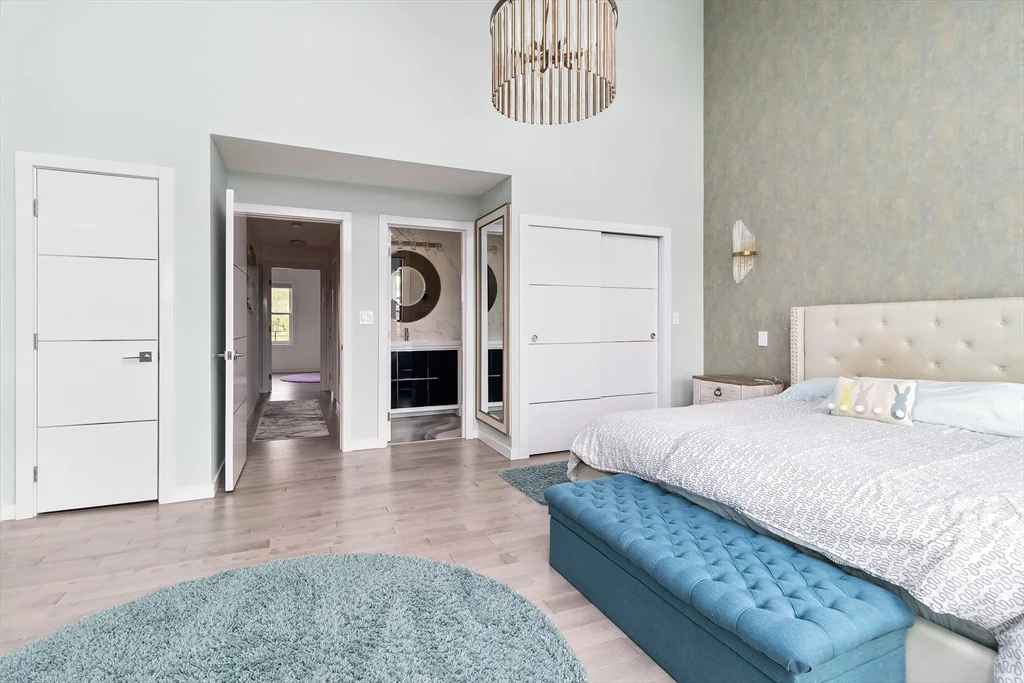 3 bed, 3 bath apartment for rent at 8 Breakwater Dr Unit 8, Chelsea — photo 8 of 21