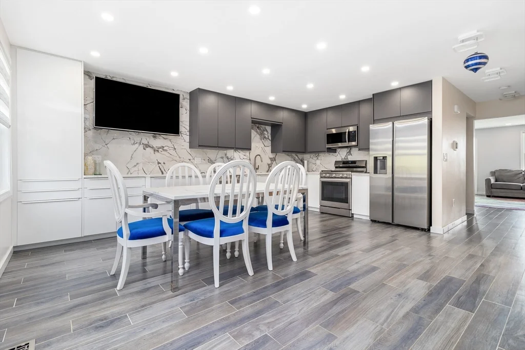 3 bed, 3 bath apartment for rent at 8 Breakwater Dr Unit 8, Chelsea — photo 1 of 21