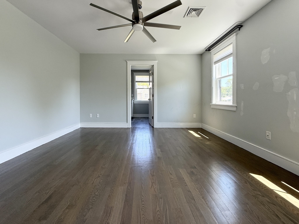 2 bed, 2 bath apartment for rent at 8 Briggs Rd, Lexington — photo 15 of 17