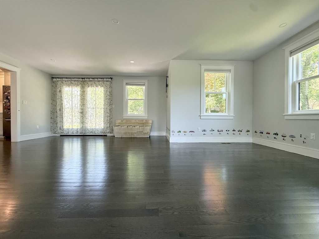 2 bed, 2 bath apartment for rent at 8 Briggs Rd, Lexington — photo 6 of 17