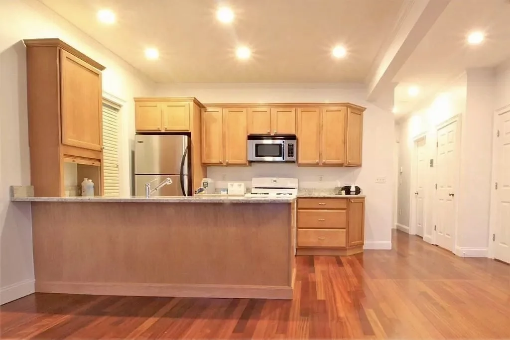 2 bed, 1 bath apartment for rent at 8 Bristol St Unit 1, Wellington-Harrington — photo 2 of 7