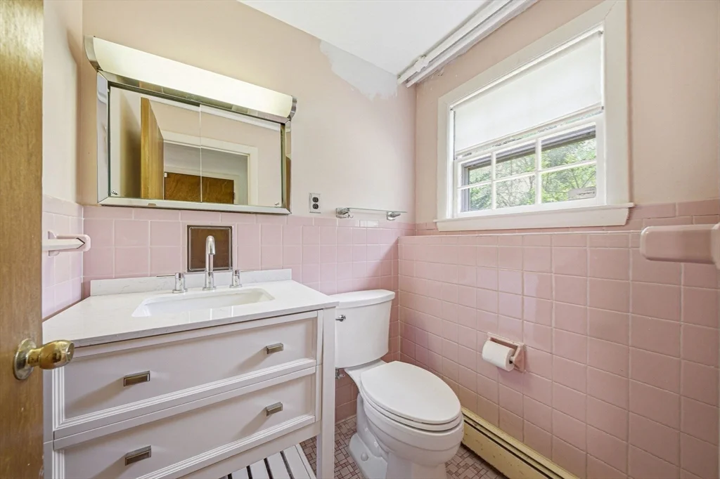 4 bed, 1 bath apartment for rent at 8 Brown Rd, Lexington — photo 18 of 26