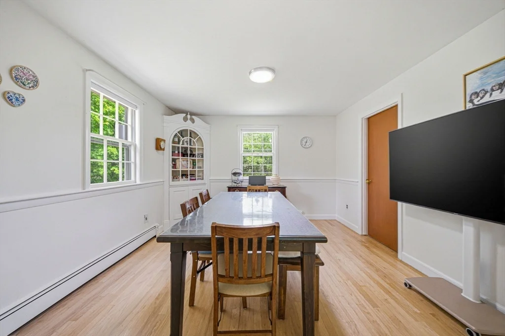 4 bed, 1 bath apartment for rent at 8 Brown Rd, Lexington — photo 6 of 26