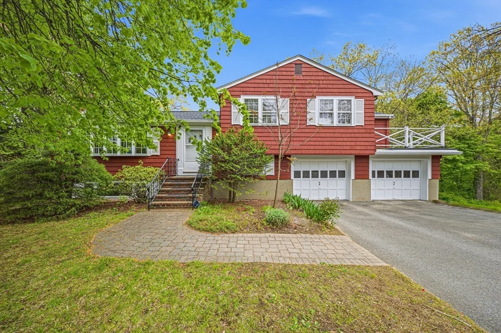 4 bed, 1 bath apartment for rent at 8 Brown Rd, Lexington