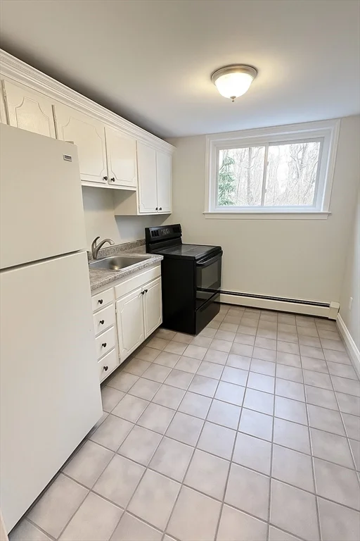 2 bed, 1 bath apartment for rent at 8 Bryon Rd , Unit 1, West Roxbury — photo 1 of 4