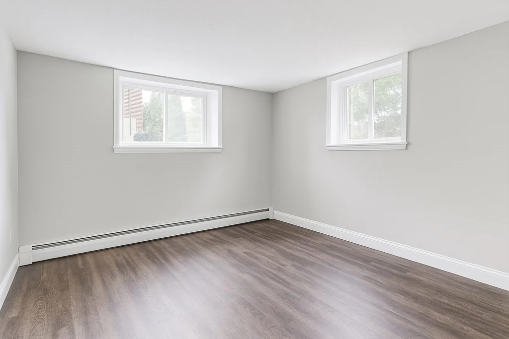 2 bed, 1 bath apartment for rent at 8 Bryon Rd , Unit 1, West Roxbury — photo 3 of 4