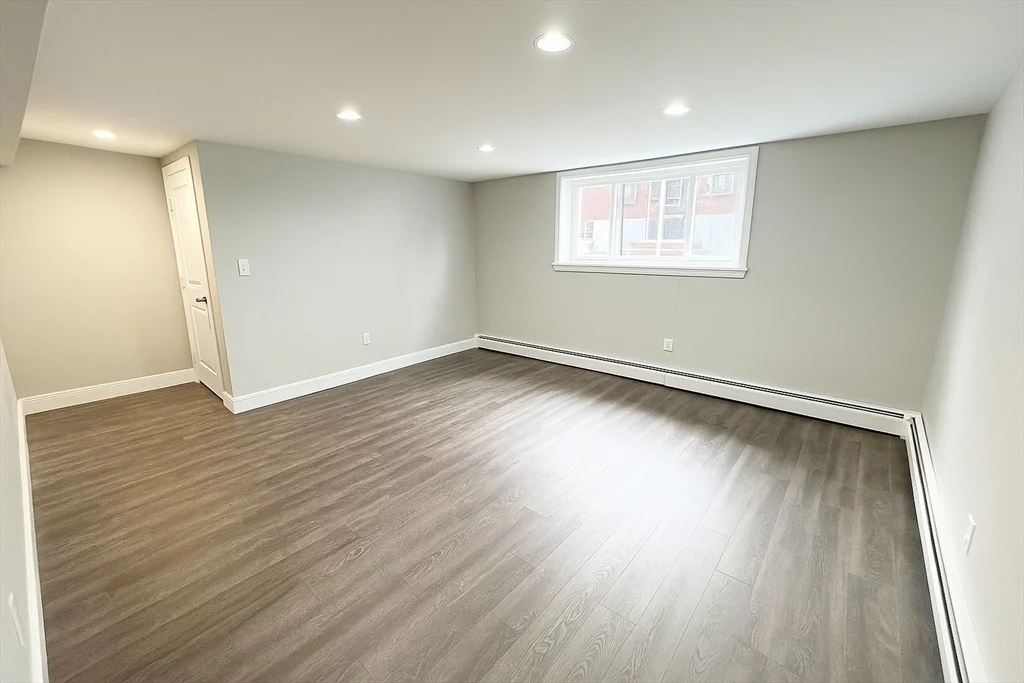 2 bed, 1 bath apartment for rent at 8 Bryon Rd , Unit 1, West Roxbury — photo 2 of 4