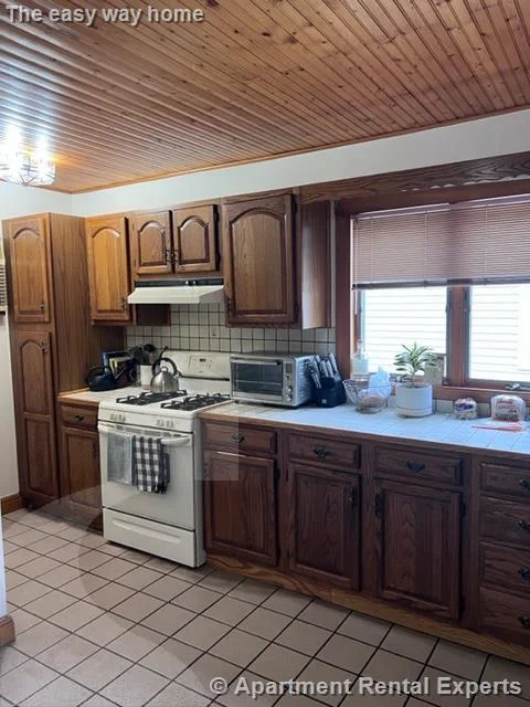 2 bed, 1 bath apartment for rent at 8 Cady Ave, Davis Square — photo 3 of 19