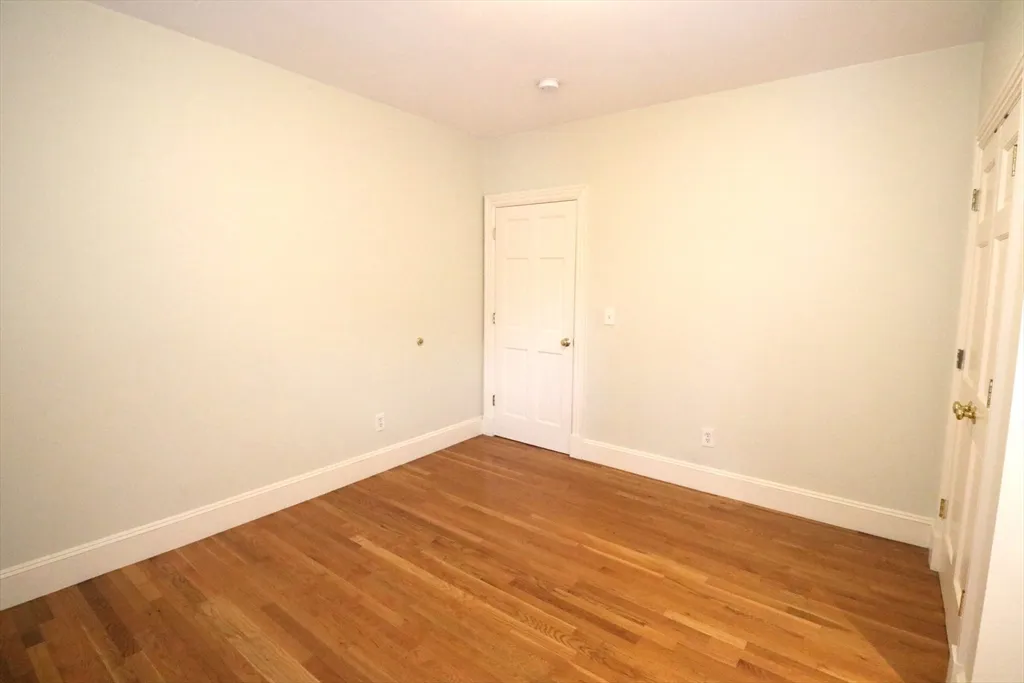 2 bed, 1 bath apartment for rent at 8 Caldwell Ave Unit 2, Ward Two — photo 14 of 16