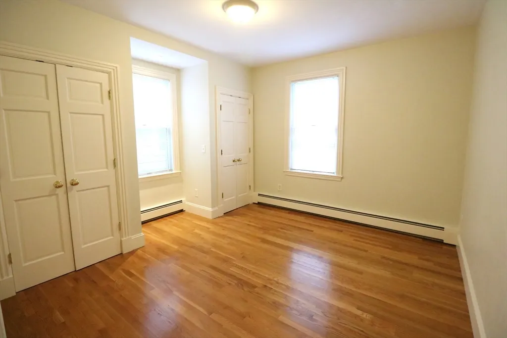 2 bed, 1 bath apartment for rent at 8 Caldwell Ave Unit 2, Ward Two — photo 13 of 16