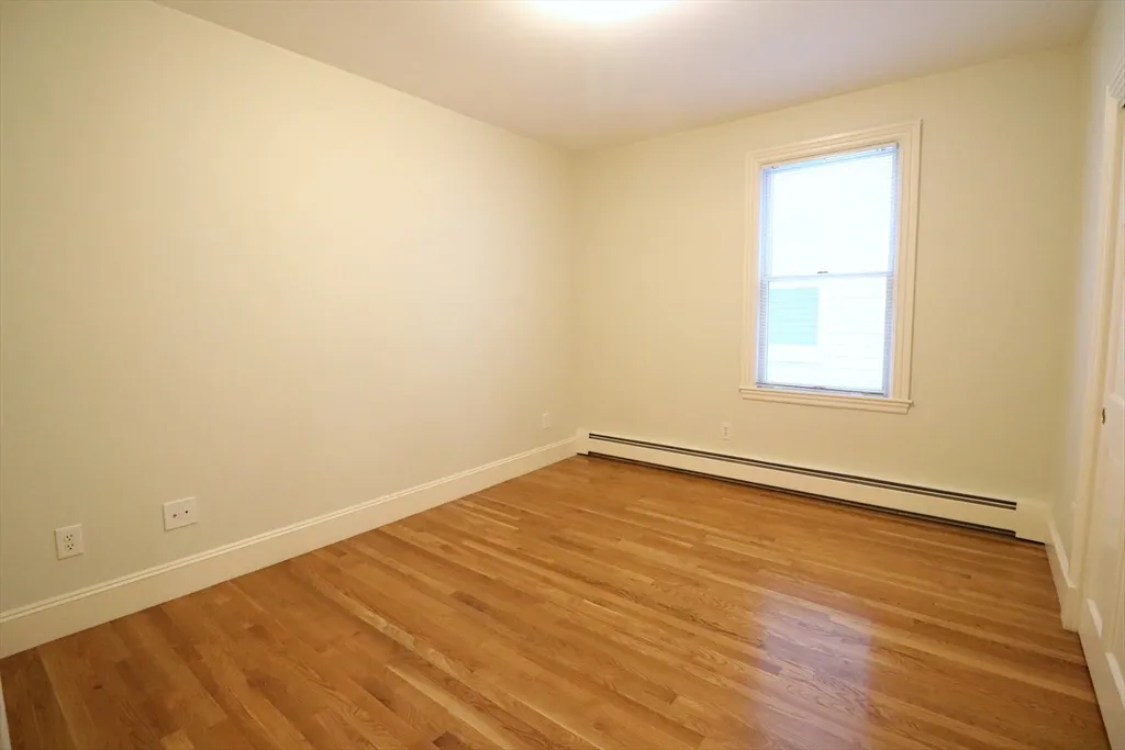 2 bed, 1 bath apartment for rent at 8 Caldwell Ave Unit 2, Ward Two — photo 10 of 16