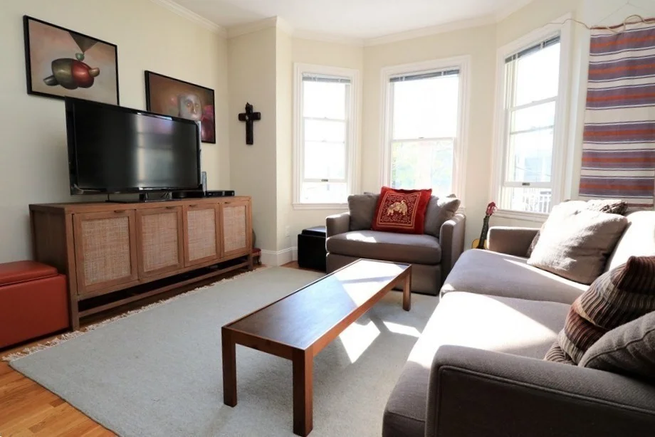 2 bed, 1 bath apartment for rent at 8 Caldwell Ave Unit 3, Ward Two — photo 1 of 16