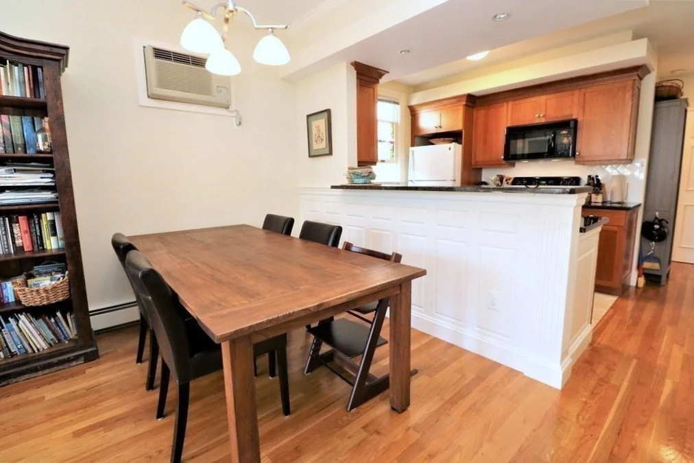 2 bed, 1 bath apartment for rent at 8 Caldwell Ave Unit 3, Ward Two — photo 6 of 16