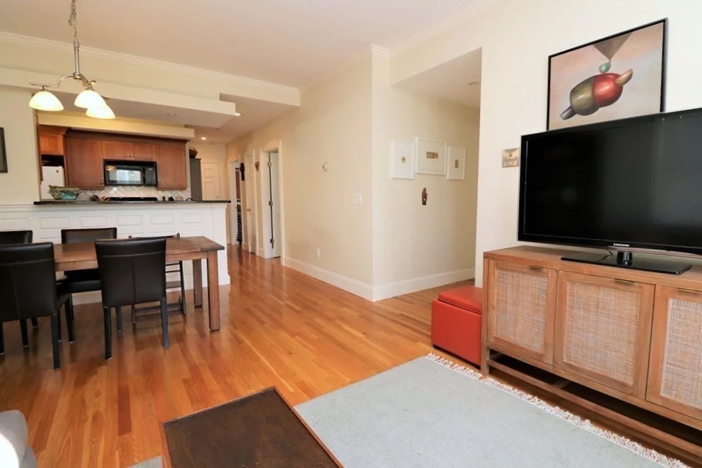 2 bed, 1 bath apartment for rent at 8 Caldwell Ave Unit 3, Ward Two — photo 4 of 16