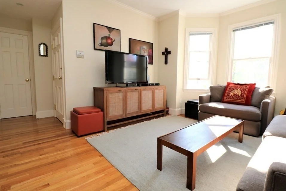 2 bed, 1 bath apartment for rent at 8 Caldwell Ave Unit 3, Ward Two — photo 3 of 16