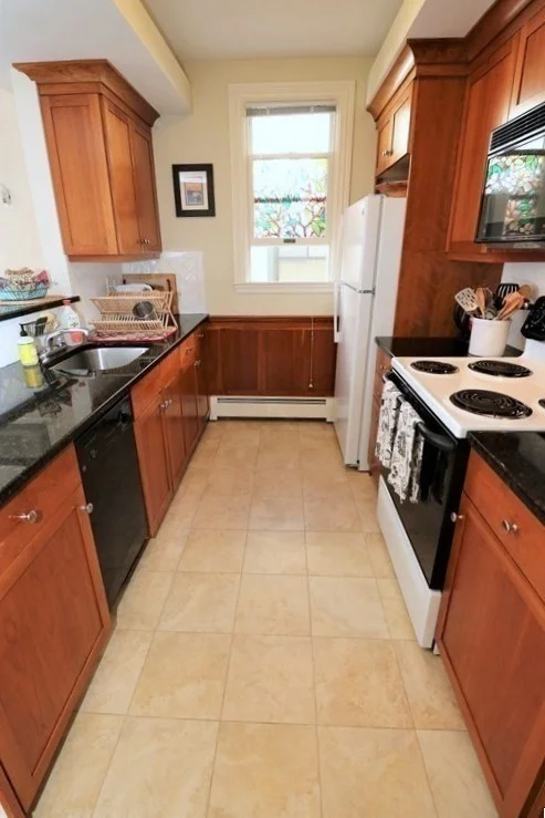2 bed, 1 bath apartment for rent at 8 Caldwell Ave Unit 3, Ward Two — photo 8 of 16
