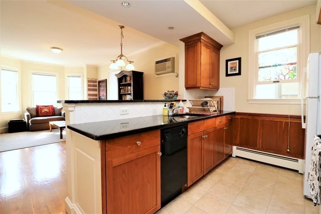 2 bed, 1 bath apartment for rent at 8 Caldwell Ave Unit 3, Ward Two — photo 9 of 16