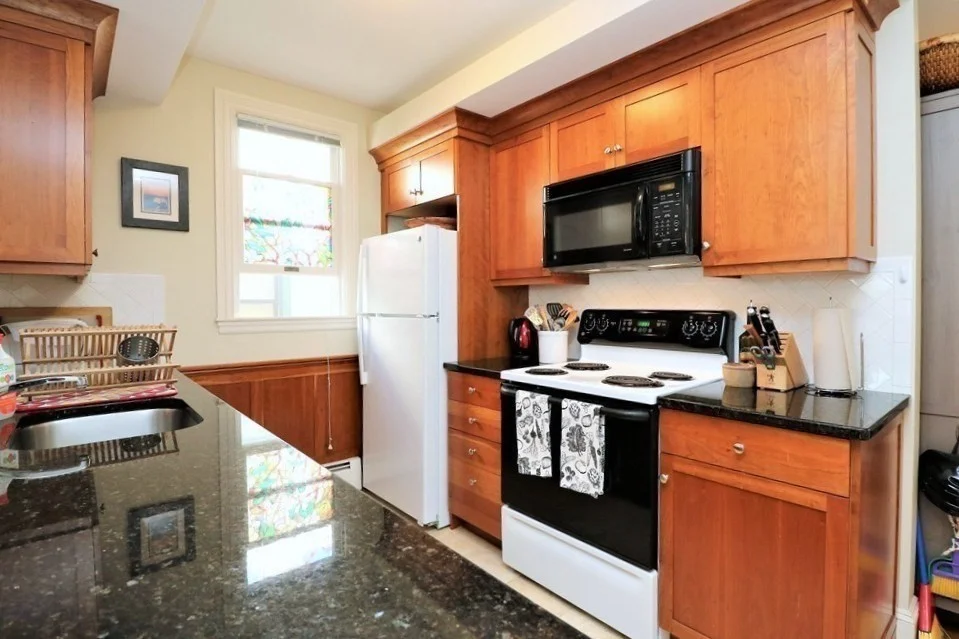 2 bed, 1 bath apartment for rent at 8 Caldwell Ave Unit 3, Ward Two — photo 7 of 16