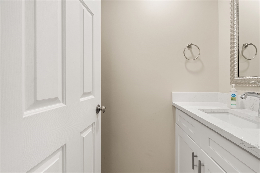 3 bed, 1 bath apartment for rent at 8 Candice Ct Unit 8, Woburn — photo 11 of 29